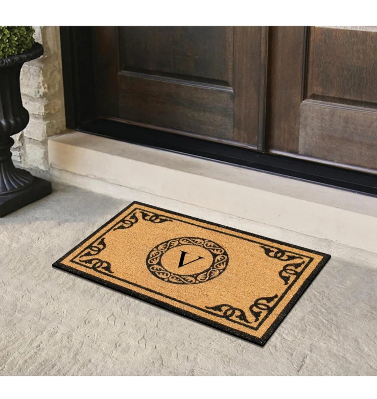 Alfombrilla de puerta con monograma de fibra natural A1HC anti-cobertizo 24"X39" letra V Foto 2 de 4