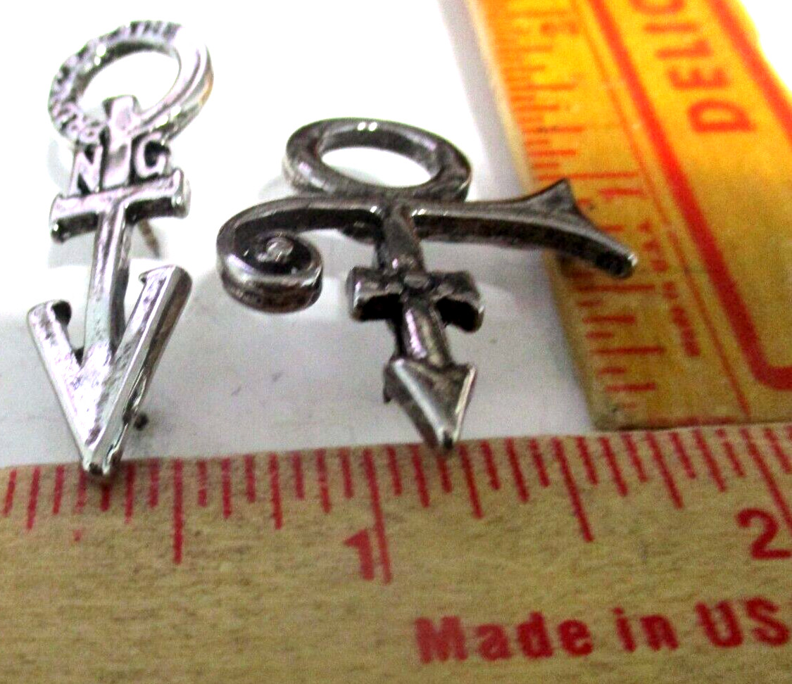 2 Prince pin vintage collectible old rock band music pinback concert memorabilia