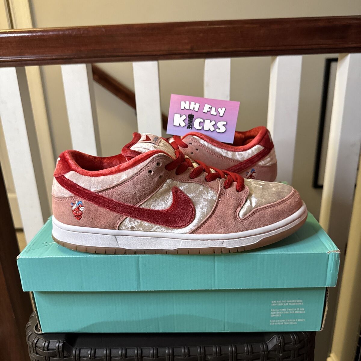 Size 8.5 - Nike Dunk Low SB x StrangeLove Valentines Day Pre-Owned With Box 194275080048 | eBay Size 8.5 - Nike Dunk Low SB x StrangeLove Valentines Day Pre-Owned With Box 194275080048 | eBay
