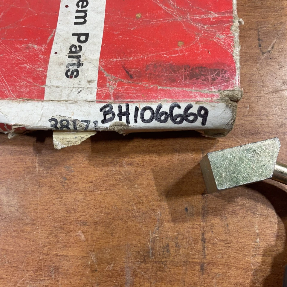 Manguera de freno delantera Napa 38171 para Dodge W150 W250 D150 D250 B150 B200 Foto 2 de 4