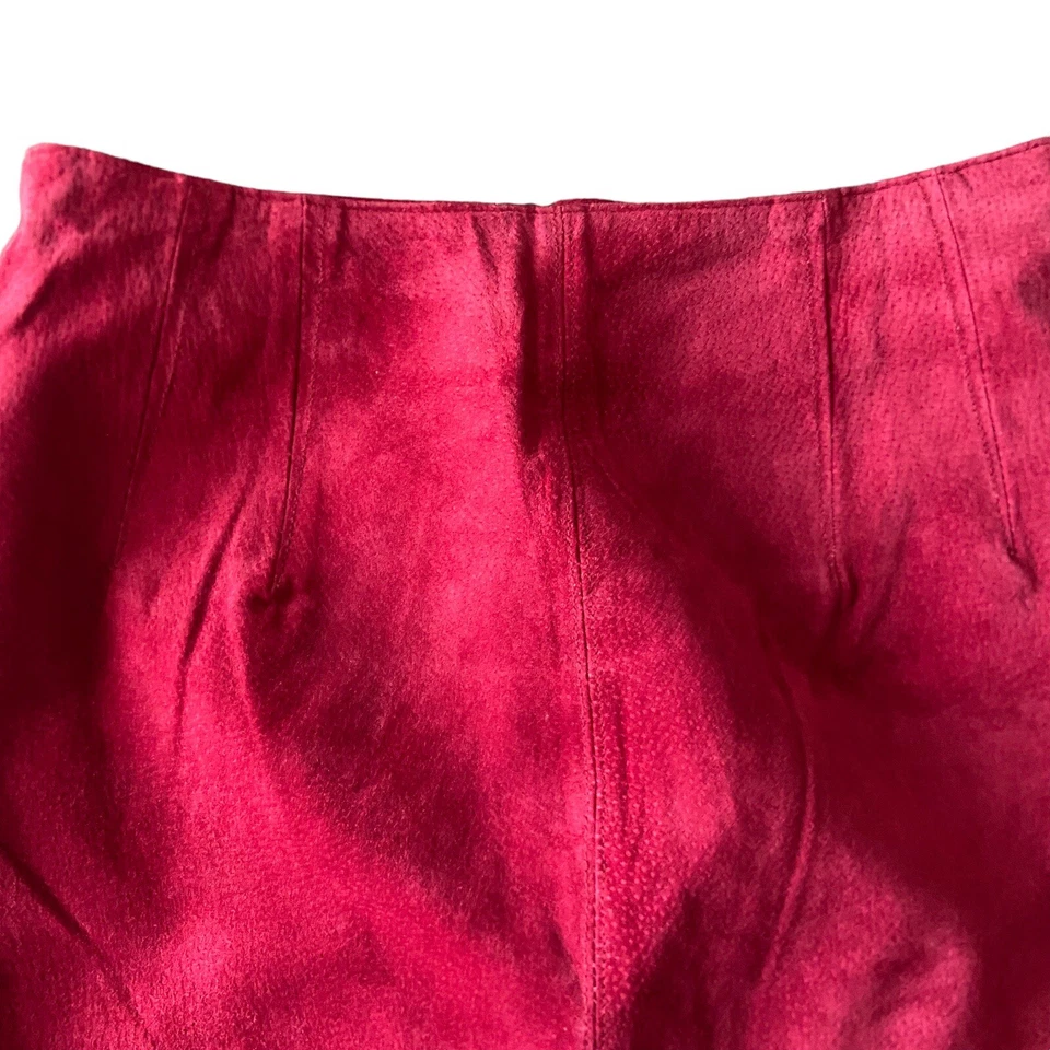 Falda Roja Vintage Imitación Gamuza Borgoña Años 90 Hasta la Rodilla Identidad Global Talla 10 Foto 2 de 4
