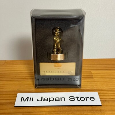 Club Nintendo Super Mario Gold Statue Figure Platinum Member