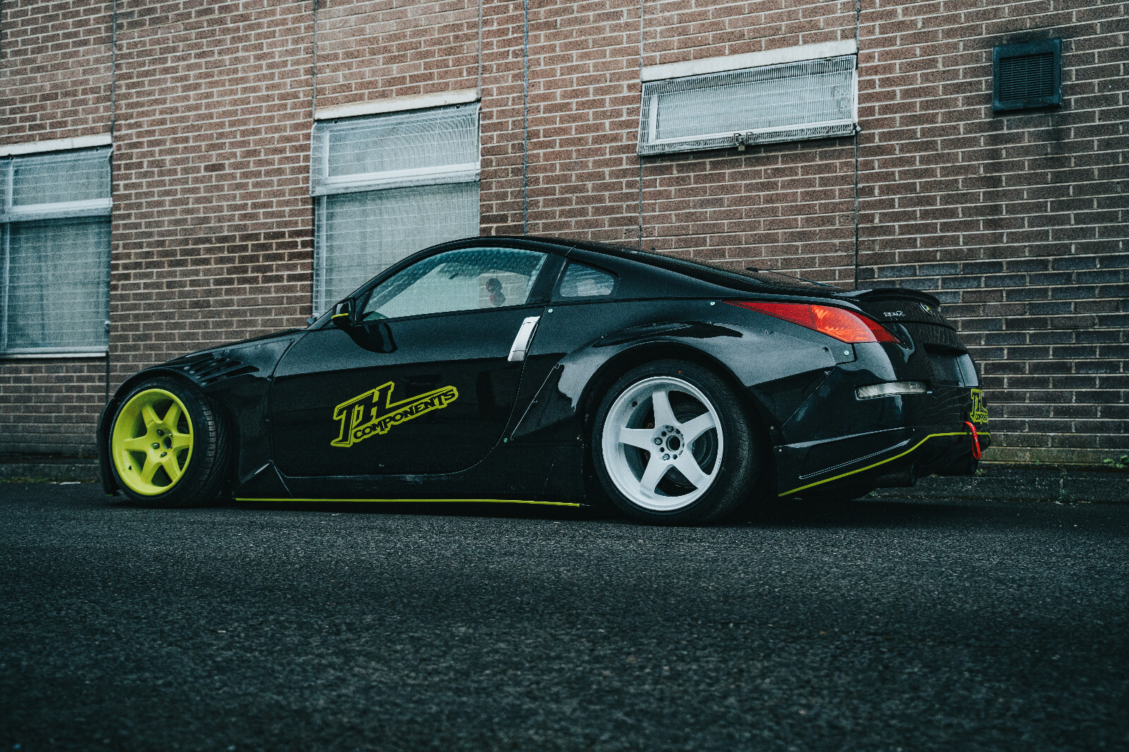 NISSAN 350Z REAR QUARTER PANELS OVERFENDERS L/H, R/H +90MM DRIFT DRAG