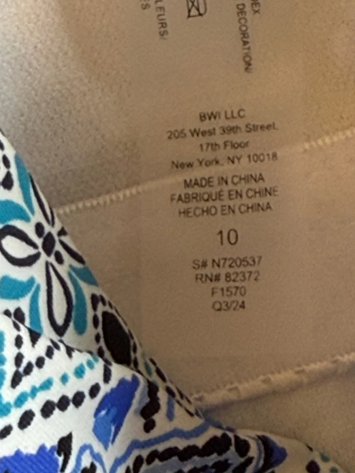 BAÑADOR MUJER LEILANI DE UNA PIEZA. TALLA: 10 CORREAS AJUSTABLES GEOMÉTRICAS Foto 4 de 4