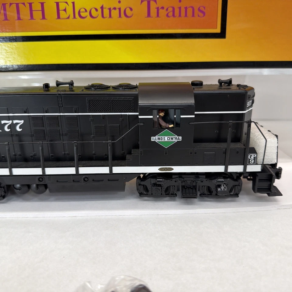 MTH RailKing 30-3428-1 Illinois Central GP-9 Diesel Engine PS.2 O Used #9177 3V - Image 3 of 4