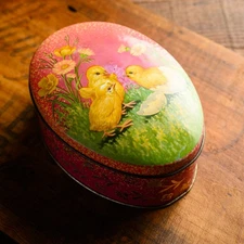 1954 VTG Metal Box Co LTD England Oval Easter Egg Tin Litho Box Chicks INSCRIBED