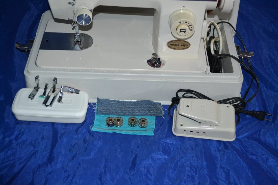 NECCHI-ALCO MODELO 303 MÁQUINA DE COSTURA EM ZIGUEZAGUE TESTADA COM MANUTENÇÃO COSTURA UM BOM PONTO - Imagem 2 de 4