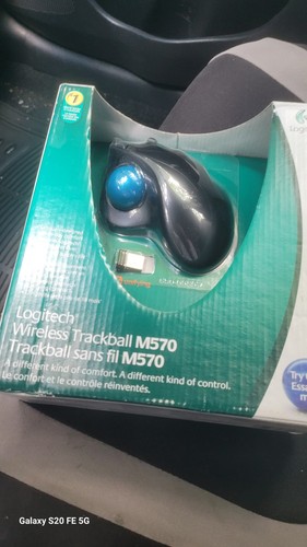 Logitech M570 Wireless Trackball - Photo 2/5