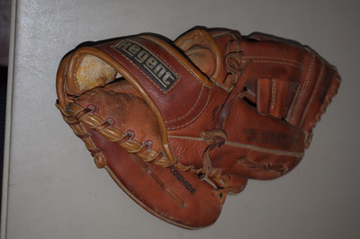 Vintage Regent Baseball Glove Lyman Bostock Model 03352 Top Grain Cowhide RH