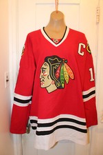REEBOK CCM Chicago Blackhawks Johnathan Toews #19 Red Jersey Size 50 Fight Strap