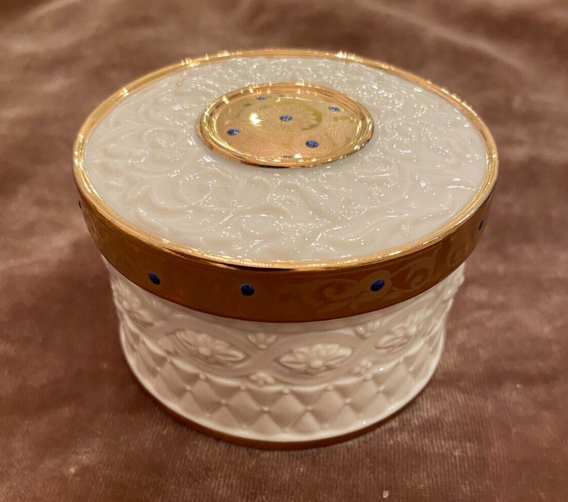 Lenox China Treasures Collection ~ Porcelain Round 