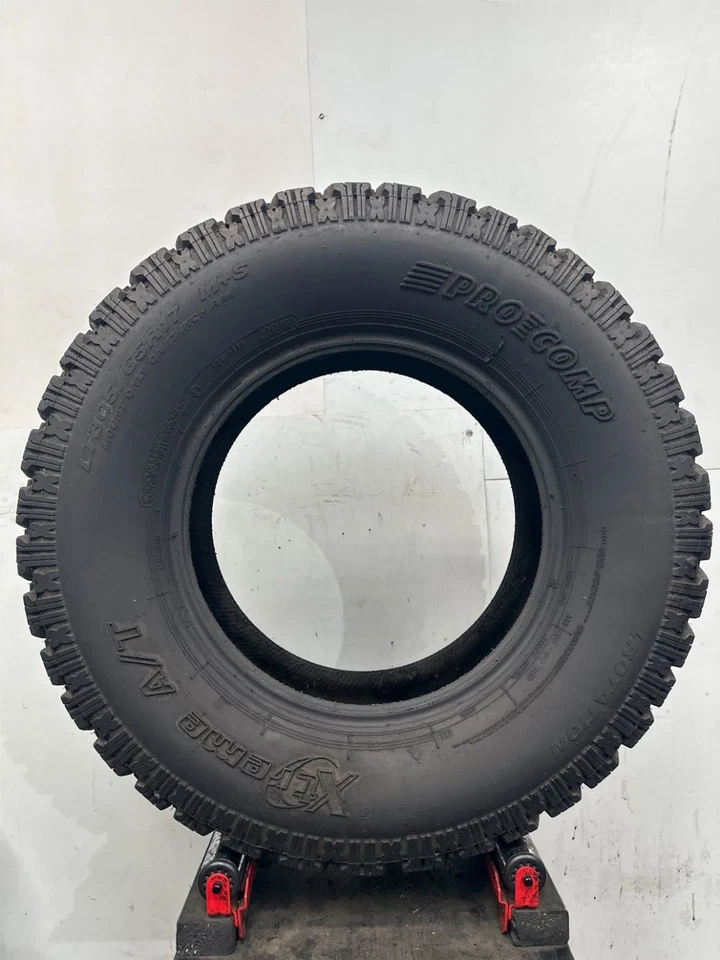 1 Used Pro Comp Xtreme A/T LT305/65R17 3056517 305/65/17 118 N - 9/32 Foto 4 de 4