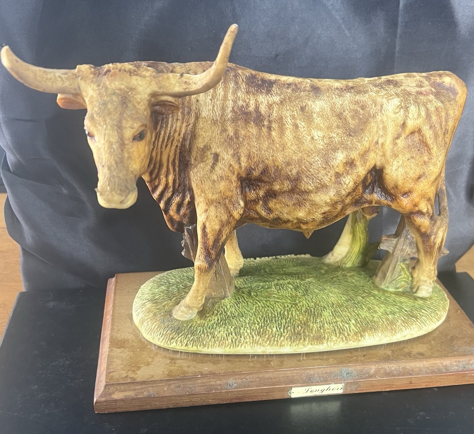 Longhorn Bull FEI Collectors Statue 6x10x7 Inches