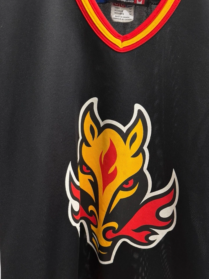 Vintage Calgary Flames NHL Men’s CCM Jersey - Size Medium • VTG Rare Hockey 90’s - Image 3 of 4