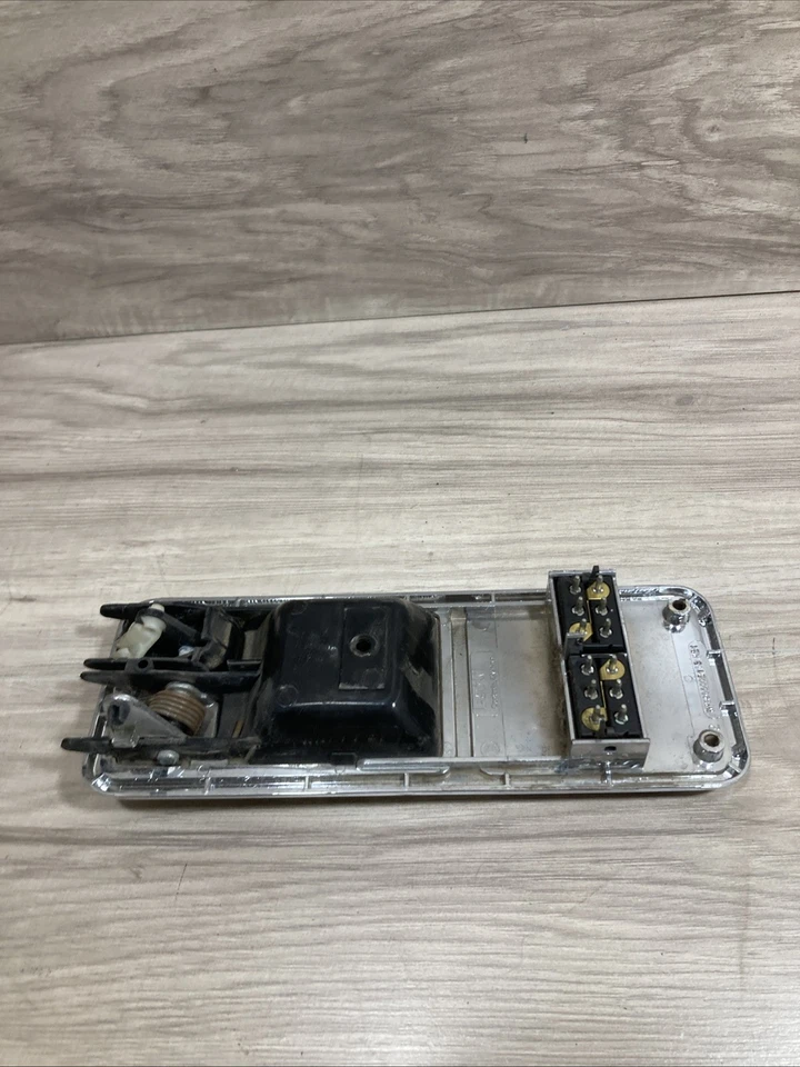 Jeep Cherokee XJ 1984-1996 interruptor de ventana de pasajero manija de puerta e interruptor de bloqueo OEM Foto 4 de 4