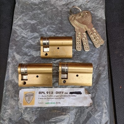 Banham Halbzylinder x3 Satin Messing gleicher Schlüssel 4x Schlüssel