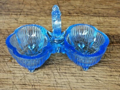 ancien double saleron en verre moulé prise centrale anneau /couleur bleu - Photo 1/4