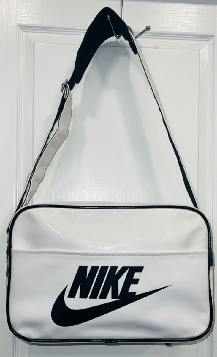 VTG RARE NIKE SWOOSH SHINY PATENT LEATHER MESSENGER BAG VTG RARE NIKE SWOOSH SHINY PATENT LEATHER MESSENGER BAG
