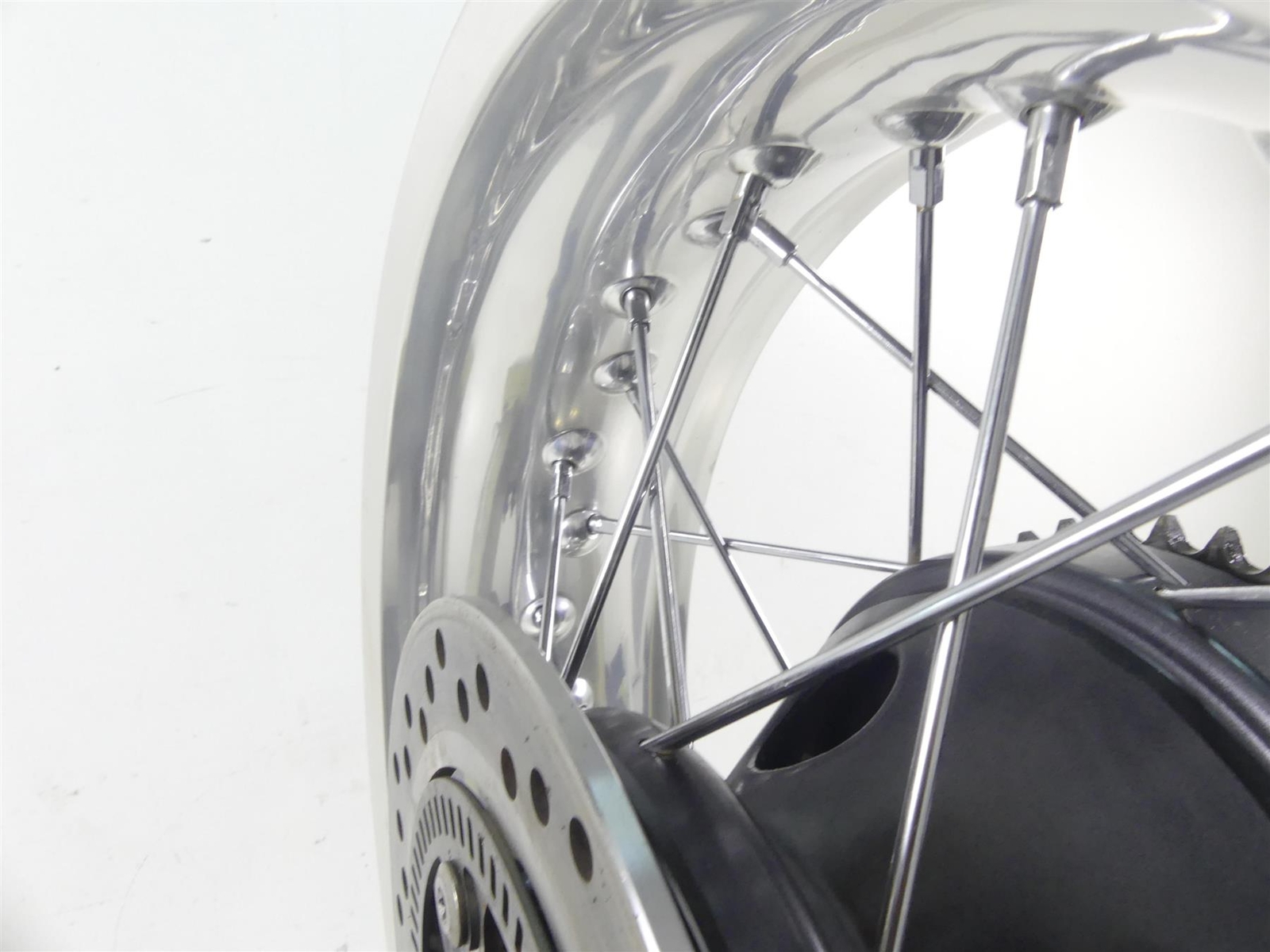 2016-2020 Triumph Thruxton R 1200 OEM Rear Rim Wheel T2019351 for 