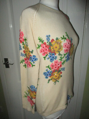 FITS AN 8-10 VINTAGE WOMENS CREAM FLORAL SEQUINNED JUMPER VERY SOFT BY IMAGINI