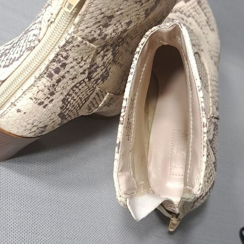 Forever21 Women's Ankle Boots Snake Print Size 7.5 Beige & Grey - Picture 5 of 13