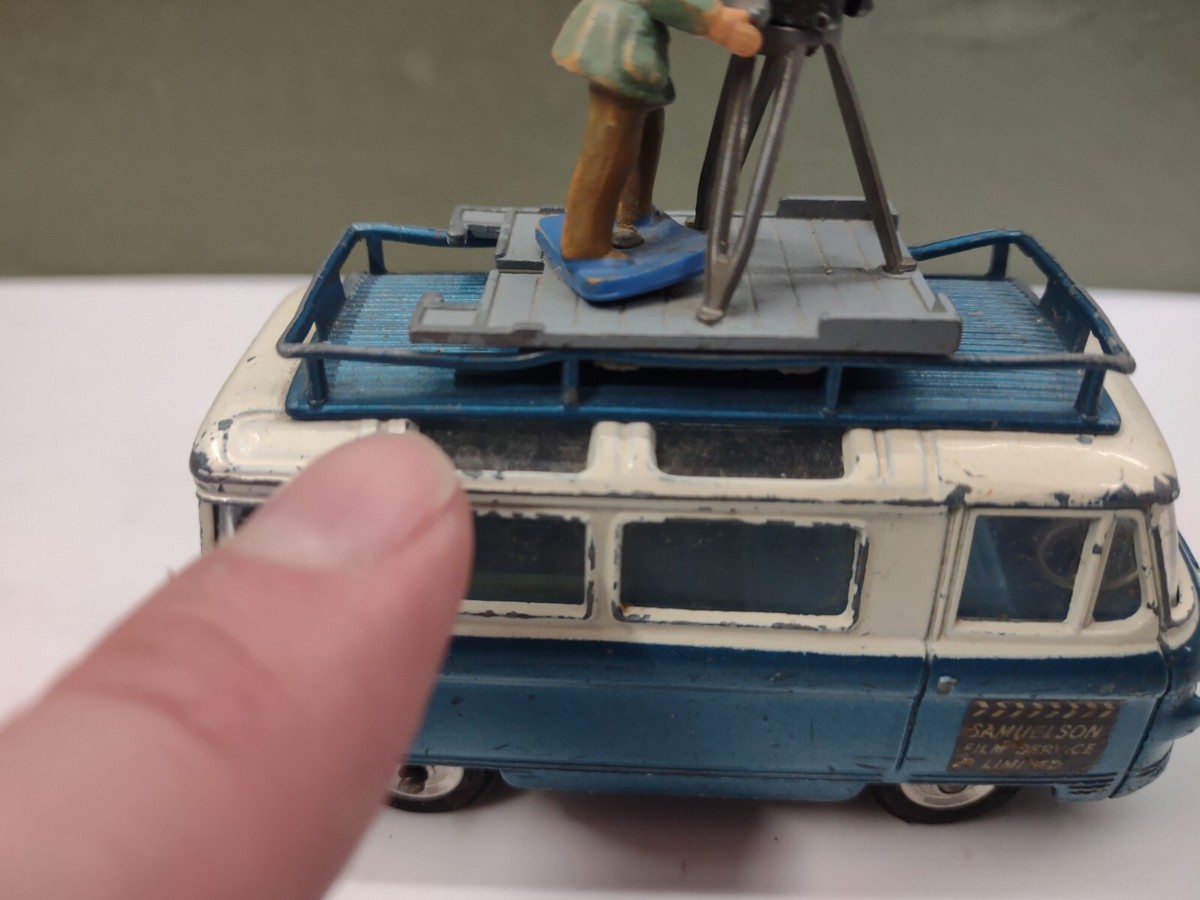 Corgi Commer Bus 2500 Series TV Film Camera Man | eBay UK