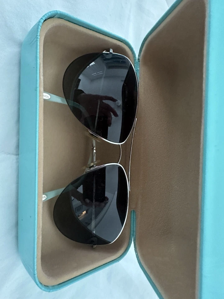 Tiffany Co women's sunglasses-logo heart TF 3021 - Image 3 of 3