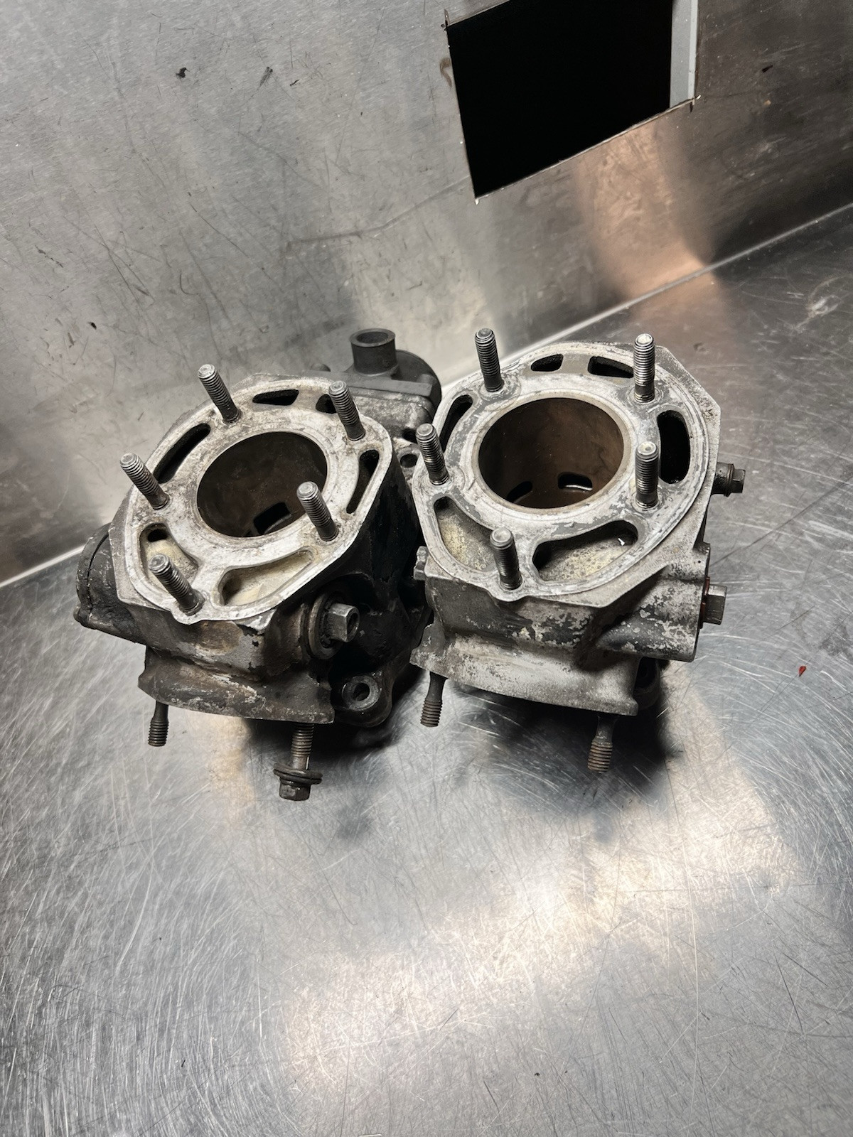 Yamaha RZ250 RZ 250 Cylinder Engine Motor Oem Original 29L Power valve 1983 83