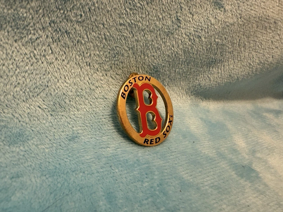 Rare Vintage Boston Red Sox MLB Team ENAMELED 'B' BASEBALL LAPEL PIN Gold Circle - Image 2 of 4