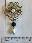 Vintage Faux Pearl and Goldtone Filigree Brooch and Earring Set. Costume Jewelry — photo 2