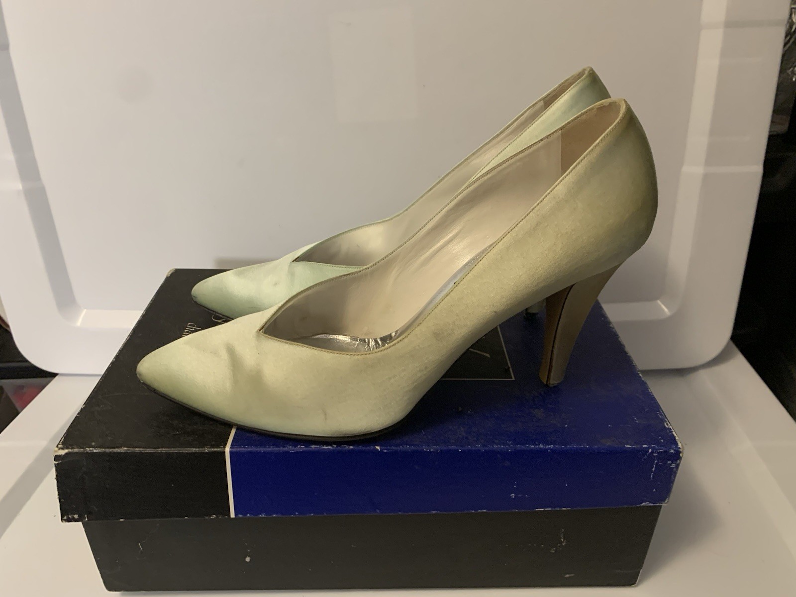 YVES SAINT LAURENT Womens Sz 8.5M Satin Heel thumbnail 11