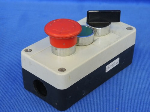 Telemecanique ZB2-BE101 and ZB2-BE102 with plastic housing - 第 1/5 張圖片