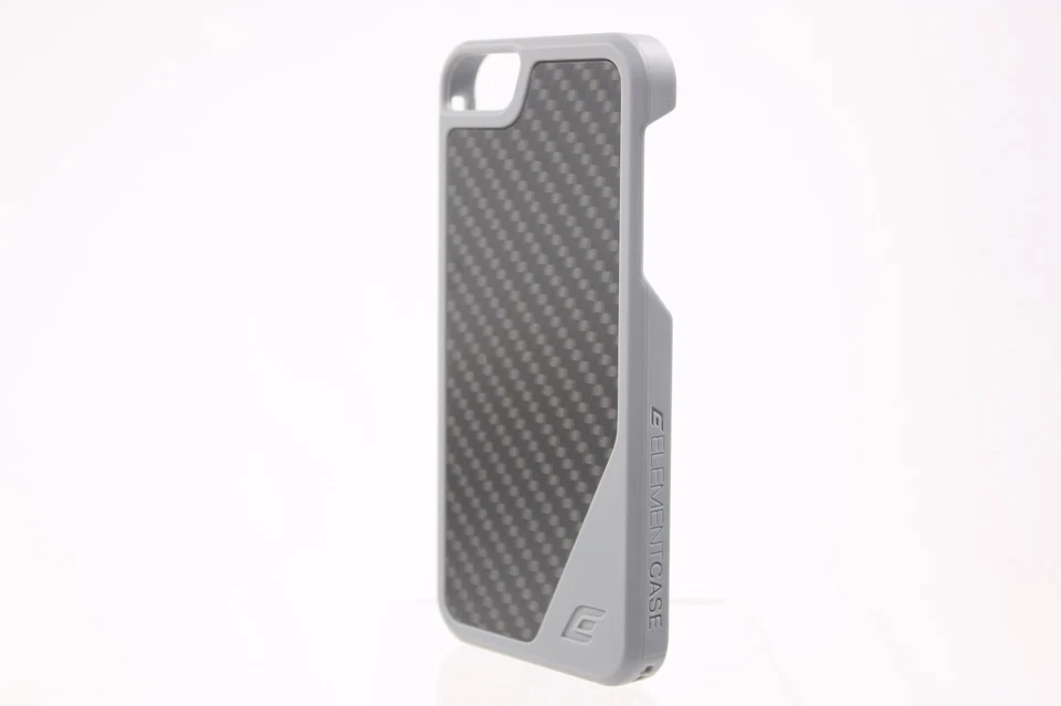 Funda Element Flight 5 para iPhone 5/5S - Gris con Fibra de Carbono Mate Foto 3 de 4