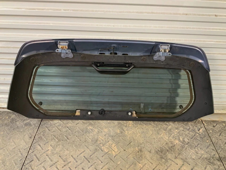 2004-2008 Toyota Matrix Trunk Lid Tailgate Glass Window W/Spoiler Wing OEM Foto 4 de 4