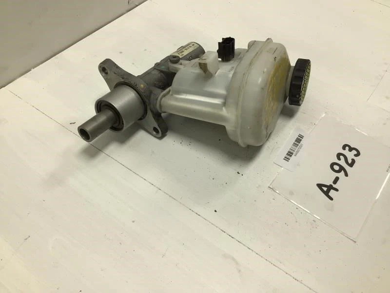 2011 FORD EXPLORER XLT BRAKE MASTER CYLINDER OEM+ - Image 2 of 4