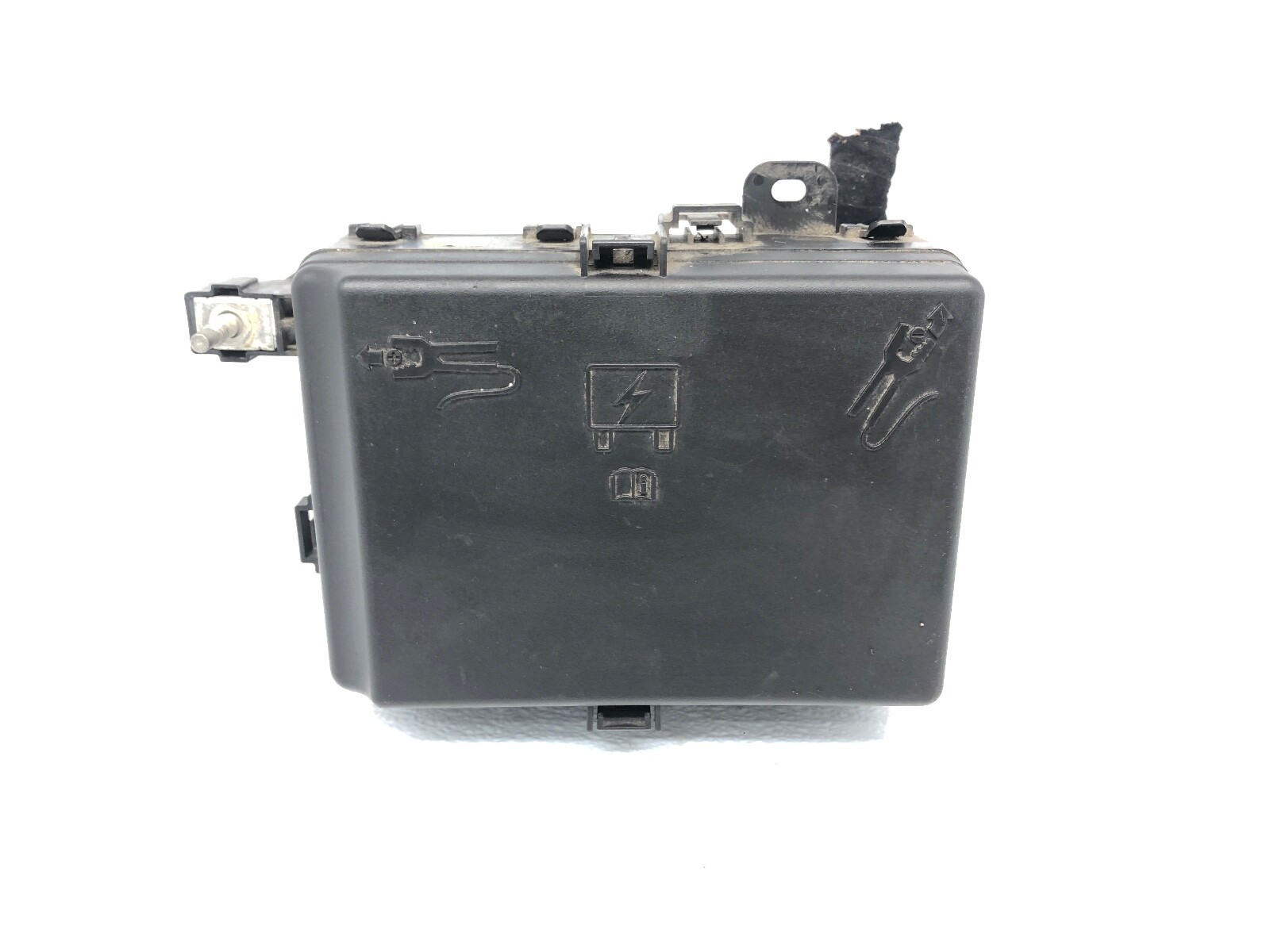 2014-2020 MASERATI QUATTROPORTE ENGINE FUSE RELAY BOX OEM.
