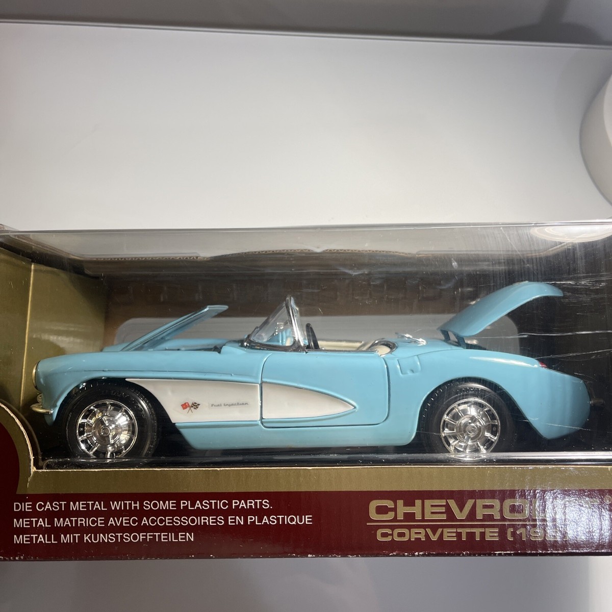 Road Legends 1/18 Scale 92018 - 1957 Chevrolet Corvette