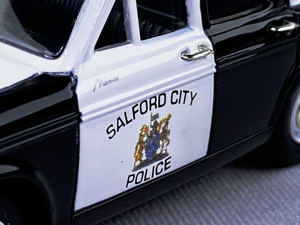 VANGUARDS DIECAST 1/43 SCALE VA 06801 SALFORD CITY POLICE HILLMAN MINX IIIA New - Image 4 of 4