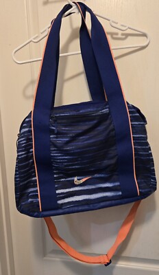 nike essential 2 way tote