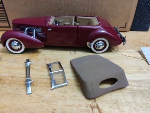 1/24 Franklin Mint 1937 Cord 812 Phaeton Coupe