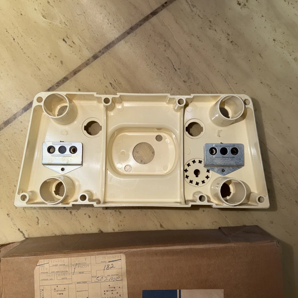 Nuevo de Lote Antiguo Ac Cluster Parte Años 50-60 55-59 Serie 300 y 400 Chevy GMC 6406820 Foto 2 de 3