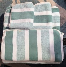 Four Piece Towel Set  27C