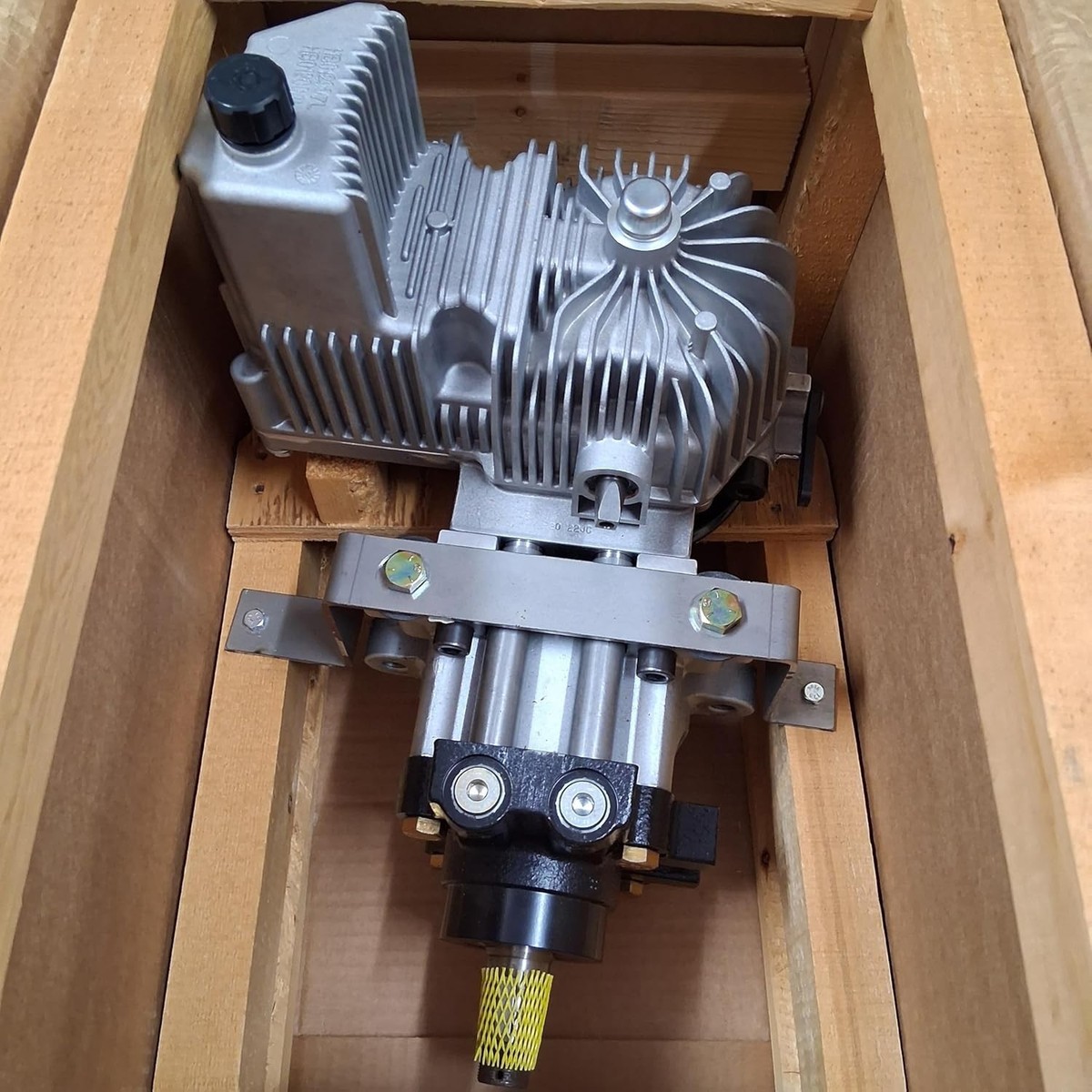 パルム Exmark OEM 135-7902 (Right Hand) Hydro Pump Lazer Z E S Series | eBay