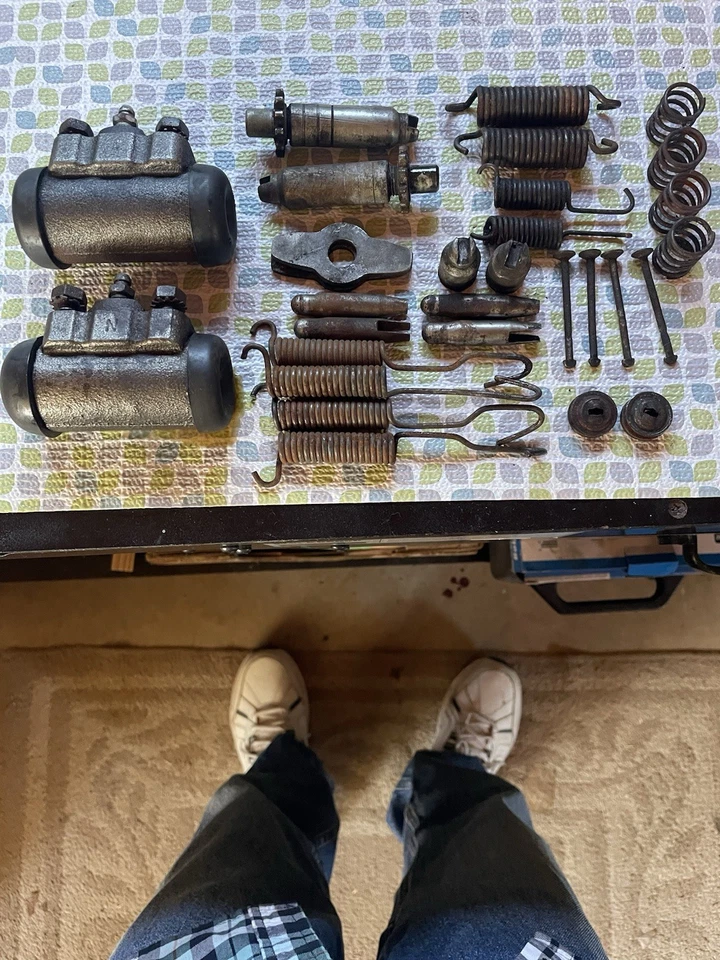 54 Mercury Monterey Front Wheel Brake Cylinders &Brake Springs Kit - Image 3 of 3