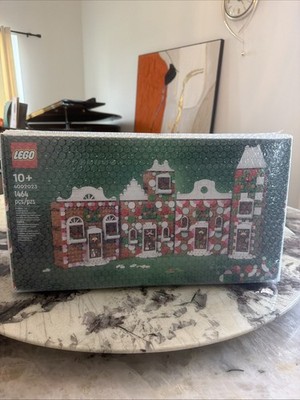 LEGO Gingerbread House 4002023 Christmas Employee - BRAND NEW! - USA SELLER