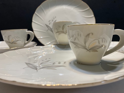 Vtg. 60s Kaysons Golden Rhapsody Gold Trim Gray Wheat Tray & Cup Set / Set of 4 - Picture 7 of 9
