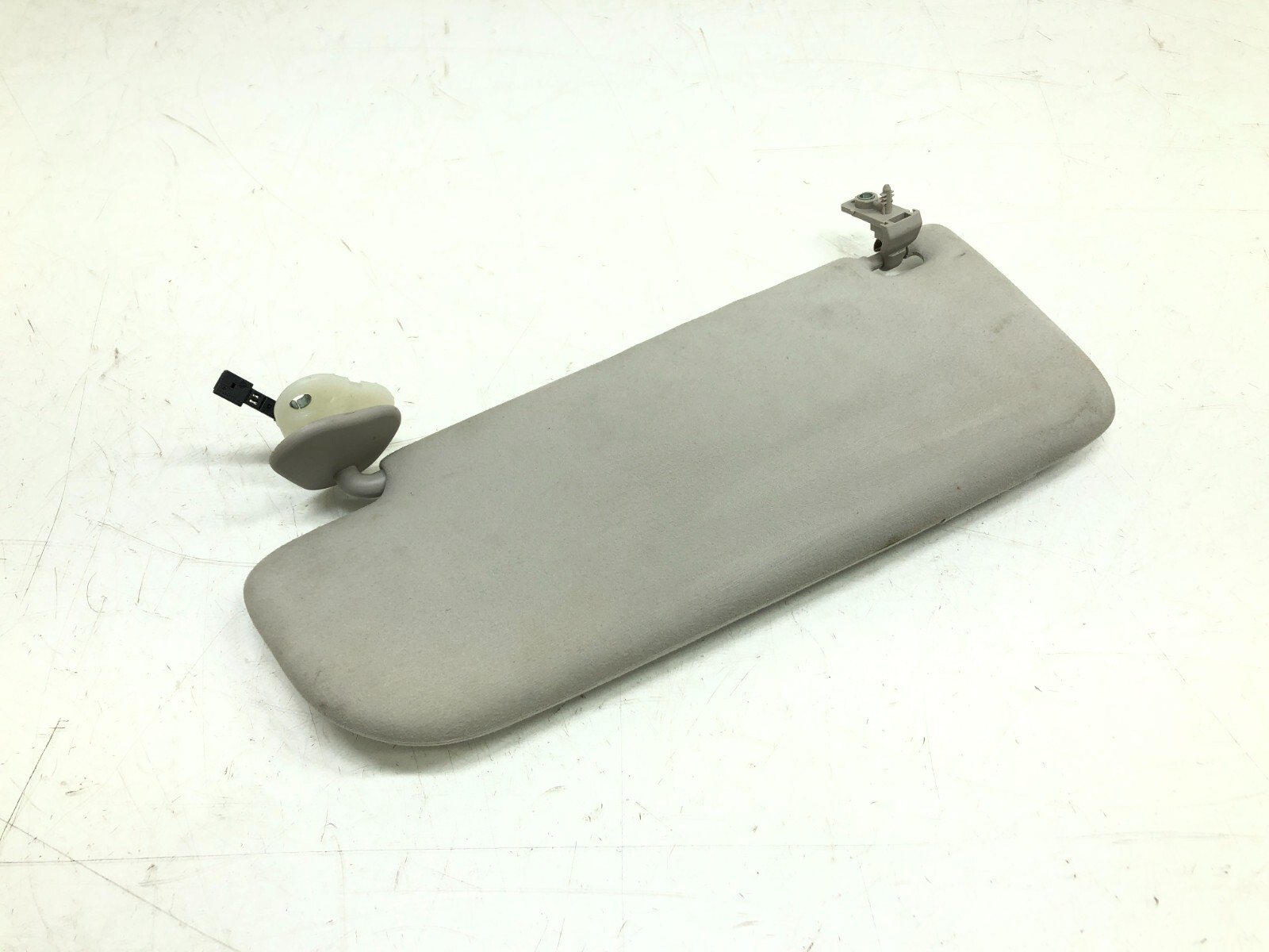 2014-2019 MASERATI GHIBLI S RIGHT PASSENGER FRONT SUN VISOR OEM.