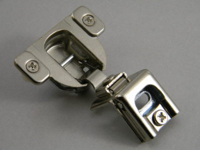 BLUM CABINET HINGE 39C  1 1/2  OVERLAY  39C358C.24