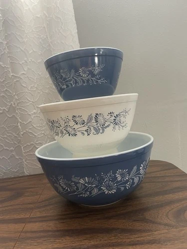 PYREX Colonial Mist Mixing Bowls 401, 402 , 403