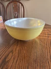 VTG PYREX YELLOW PRIMARY LARGE BOWL EARLY TM STAMP 1940's 4 qt MIXING NESTING